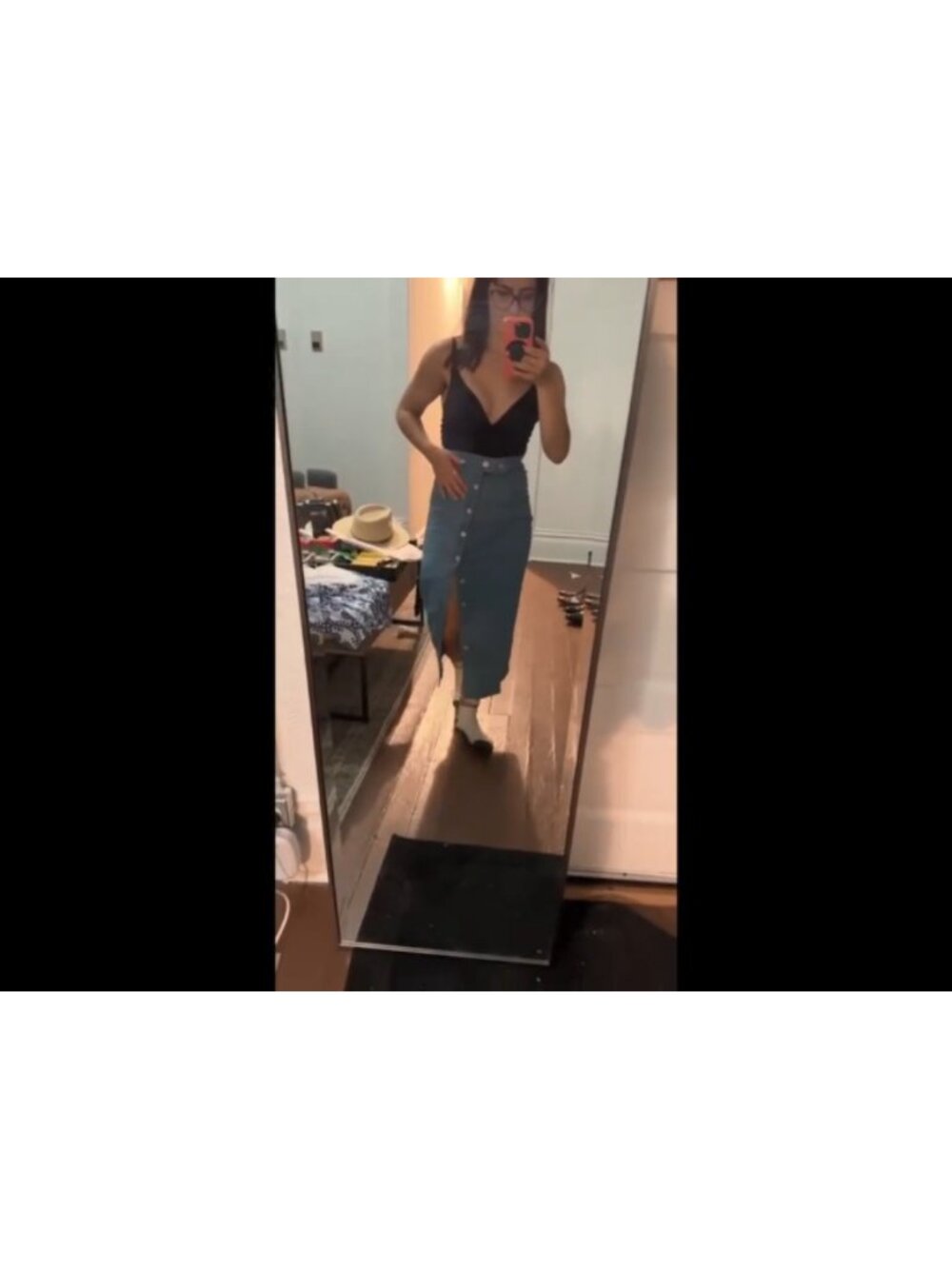 Women's Stretch Denim Midi Skirt with Slit and Pockets - Picture 6 of 6